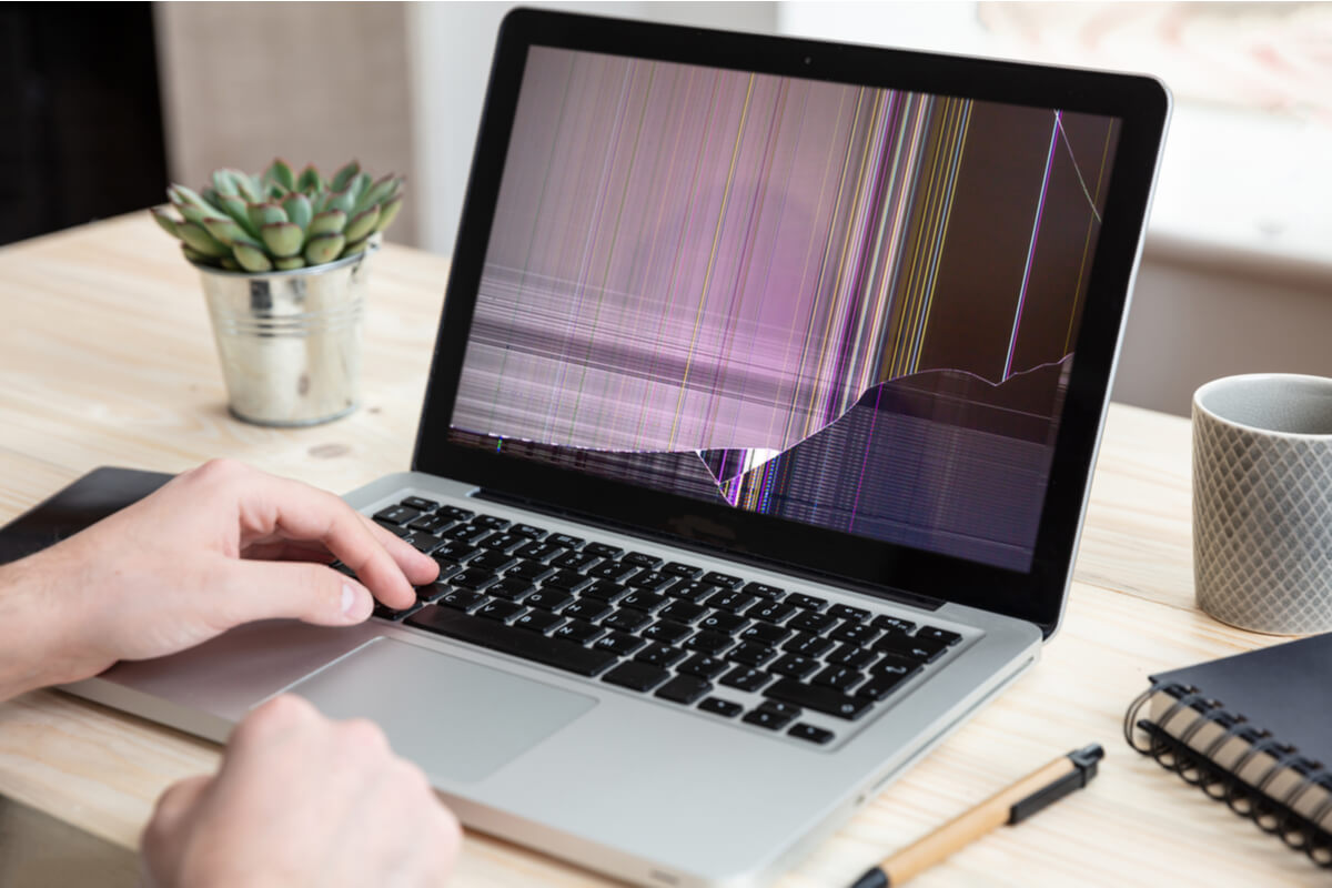 ecran-spart-la-laptop-repararea-rapida-si-eficienta-a-laptopului