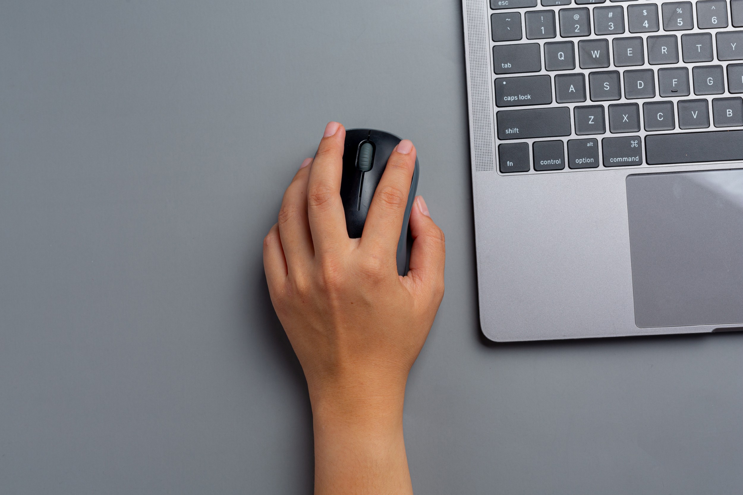 De ce nu merge mouse-ul la laptop? Cauze frecvente și soluții complete, explicate pas cu pas