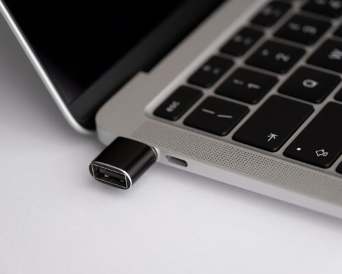 Porturile USB se deconectează aleator. Alimentare pe placă vs. controller USB (semnele clare)