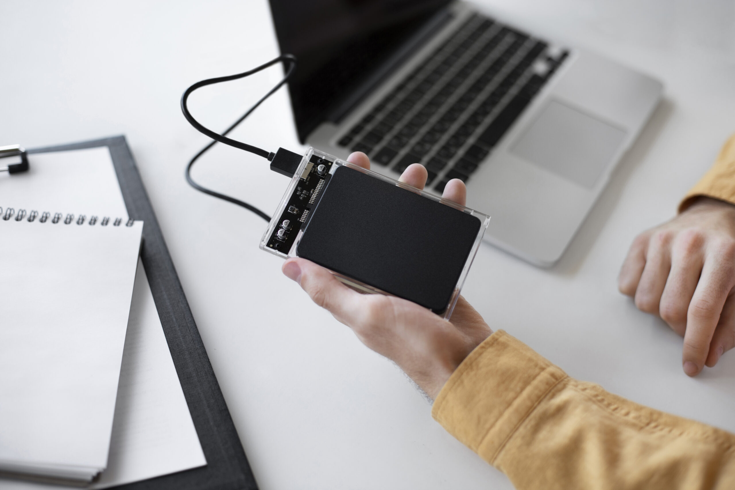 Cum alegi un SSD extern bun pentru backup și transfer rapid de date